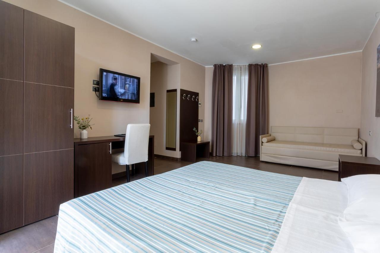 Gimmi Hotel Rimini Exterior photo